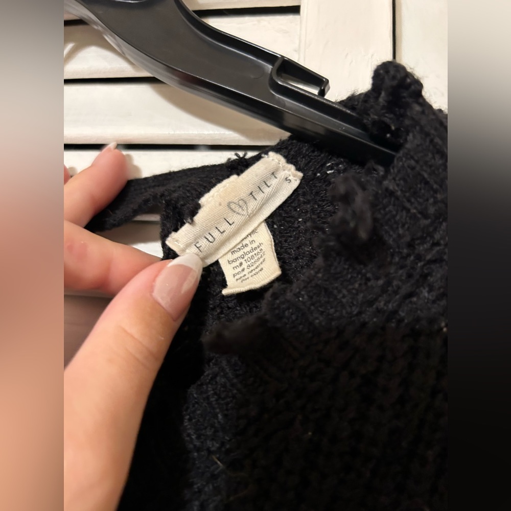 Small full tilt sweater